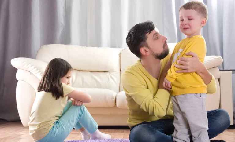 Kardeş Kıskançlığıyla Baş Etme: Ebeveynler İçin Yol Haritası